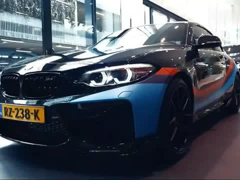 土豪订购的宝马小钢炮刚到货，方向盘亮起那一刻我羡慕了！