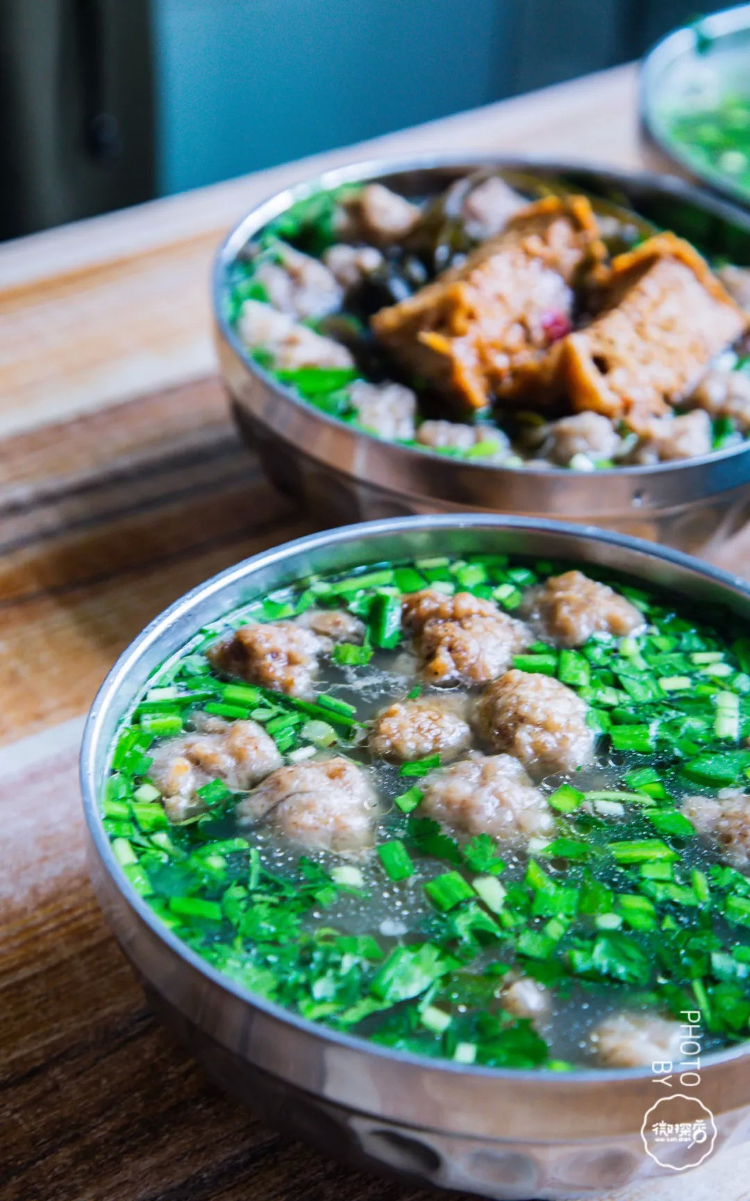 量足肉丸，大块牛肉。寒冷的春天，这碗酥肉丸子汤，热乎美味量大还实