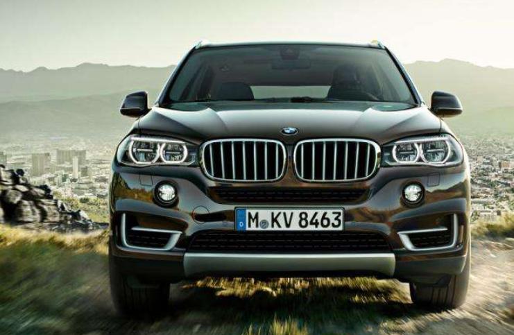 汽车：BMW X5，一款中型多用途车的原型插电式混合动力电动汽车