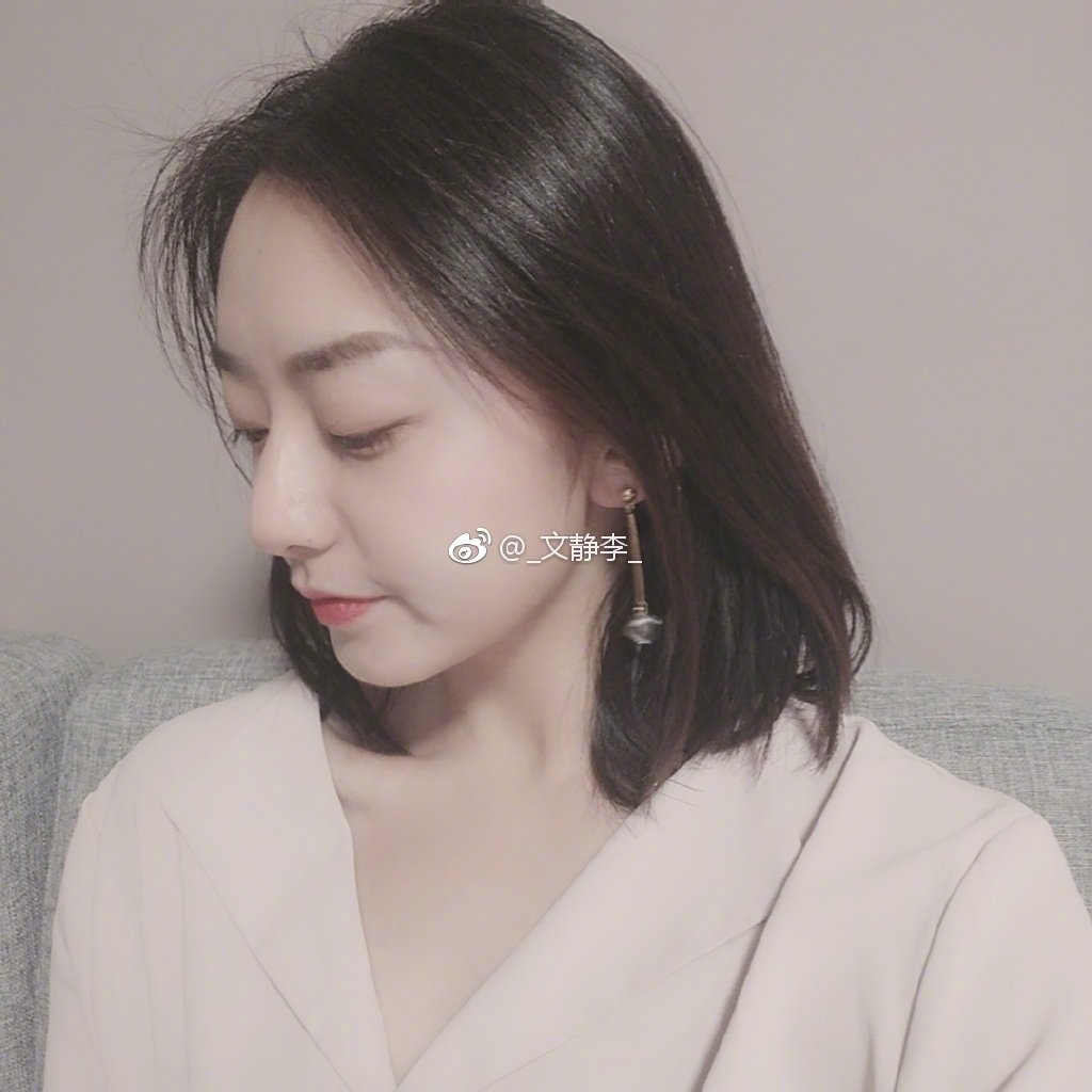 她叫李静文,96年,就读于厦门大学大嘉庚学院,身高163cm