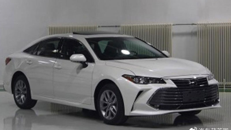 或18万起，丰田亚洲龙2.0L版月底上市，网友：动力能不能管够！