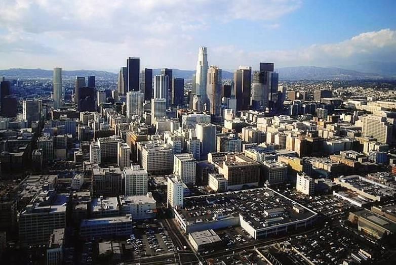 洛杉矶快船迎来超级巨星勒布朗詹姆斯 内外线全面升级剑指总冠军奖杯