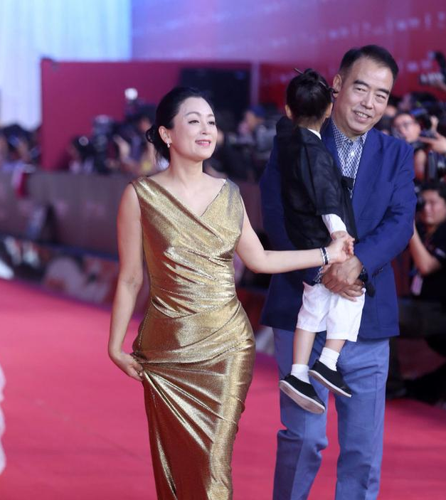 陈红陈凯歌的儿子陈飞宇，19岁高颜值小鲜肉出道受到了不少关注