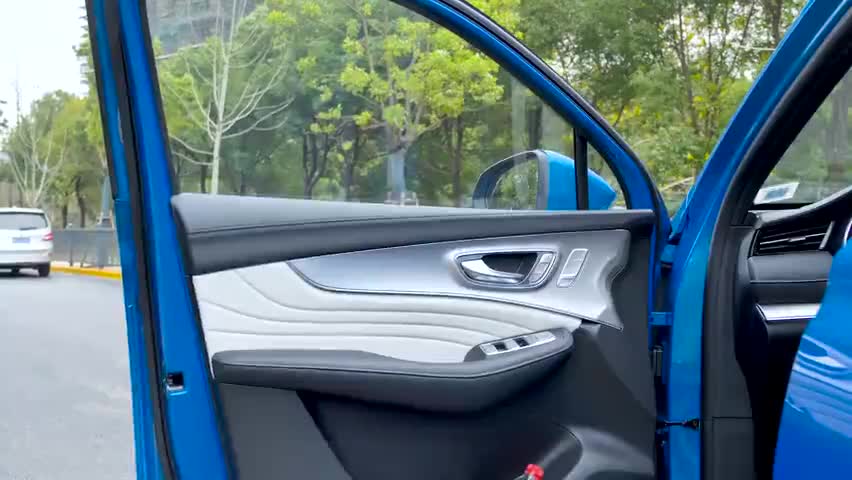 RX5 MAX的插电混动版：RX5 eMAX今年在广州车展正式上市