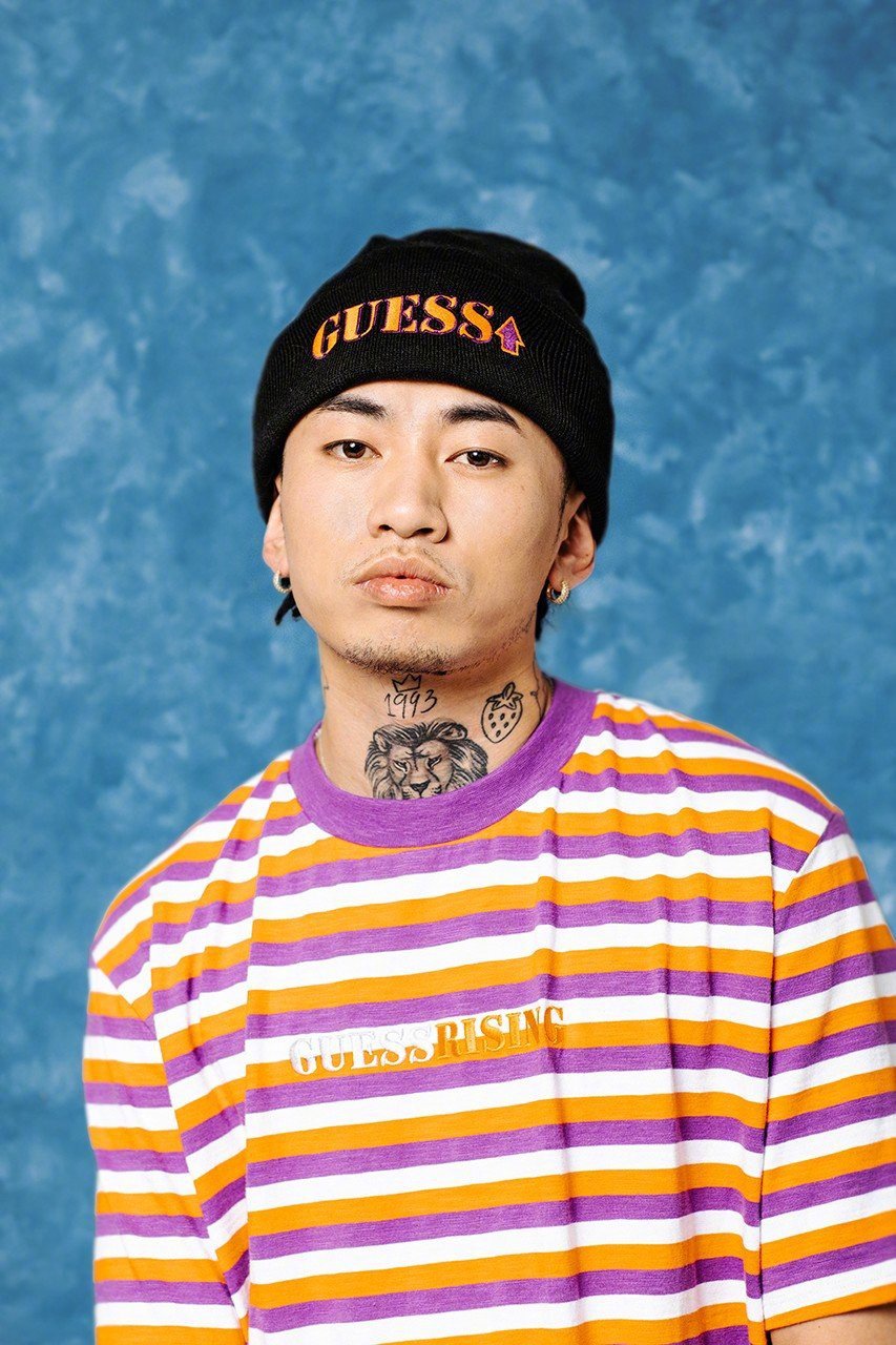 著名音乐厂牌 88rising 与美国时尚品牌 GUESS 联手