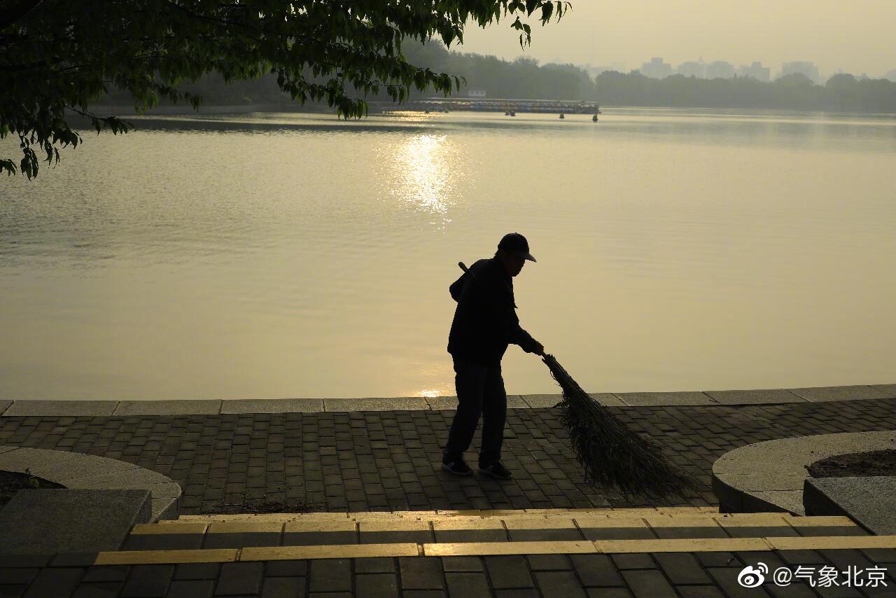 市气象台发布28日11时：今天下午多云转阴，南风2、3间4级