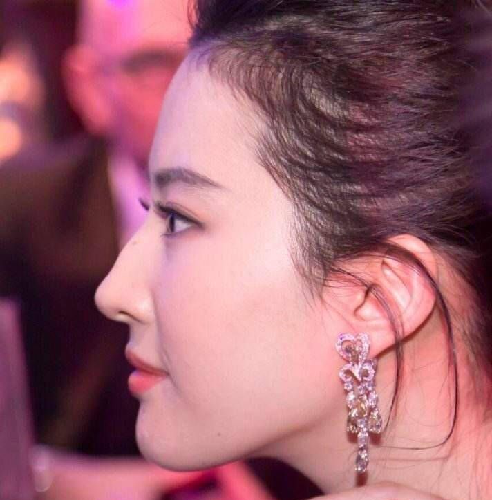 4种丑鼻型:女星很容易整成朝天鼻,刘亦菲的驼峰鼻美丑