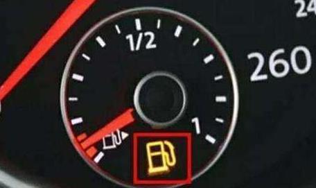 在道路上汽车出现这三种现象，救援都是免费的，别花冤枉钱了