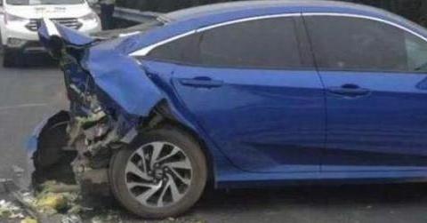 发生事故时是先报警还是先报保险？这个顺序可以说是至关重要！