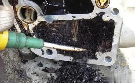 老司机：想要清洗发动机的积碳，这几种方法就行了，不用那么麻烦