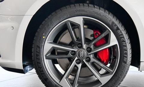 汽车跑满5万公里，保养要避开大坑，看看需要更换的零件，有哪些