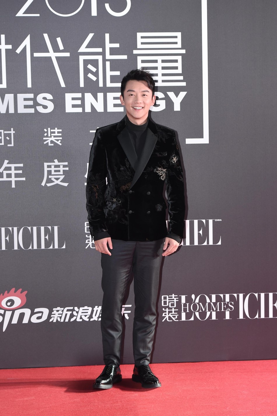 男明星争艳不输女明星王凯高跟鞋抢眼小心机十足