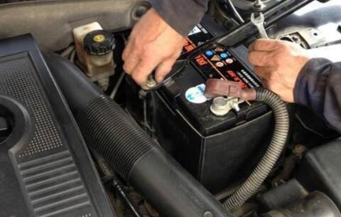 在冬季汽车的蓄电池要如何保养？