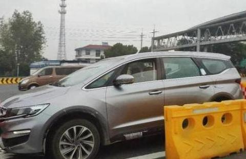 灰色全新吉利嘉际现身！比别克GL6漂亮 轴距2805mm 或8万起！