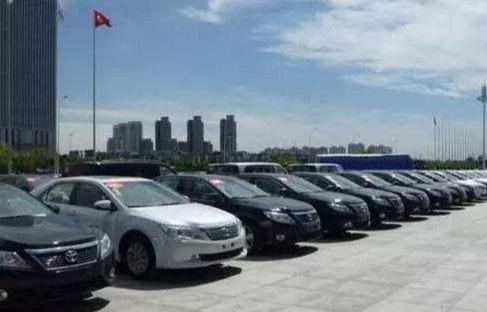 在太阳的暴晒下车漆会褪色？其实危害最大不是车漆，还有其他