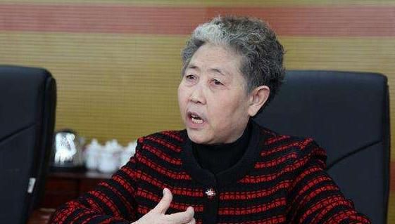 老干妈车库私藏的超跑,688万大牛比幻影更贵,是她儿子的座驾