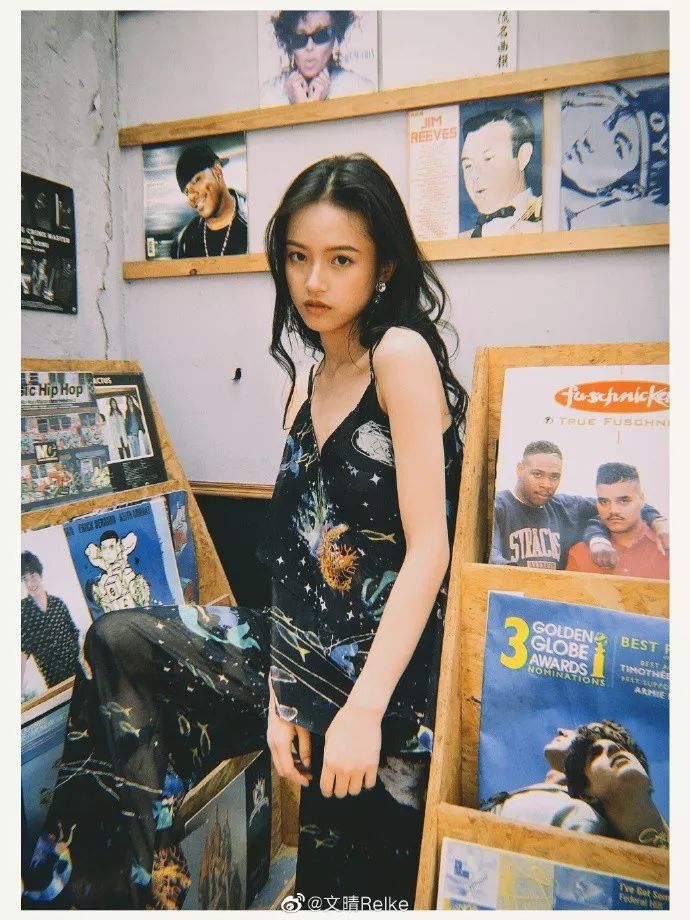 文晴微博发四张美照