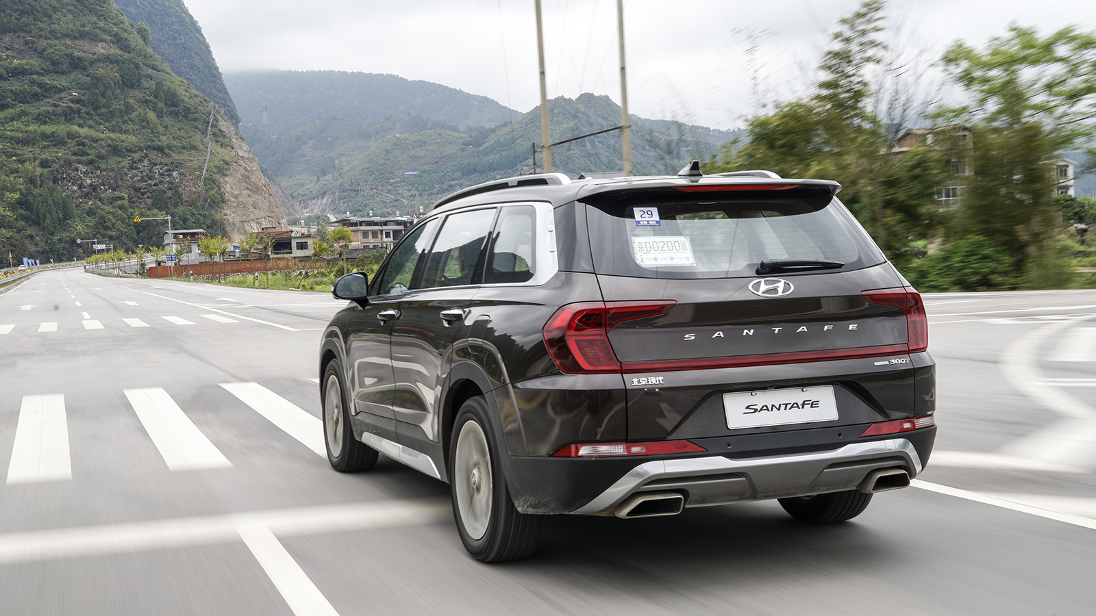 这台现代,或许是30万以内最运动的7座SUV