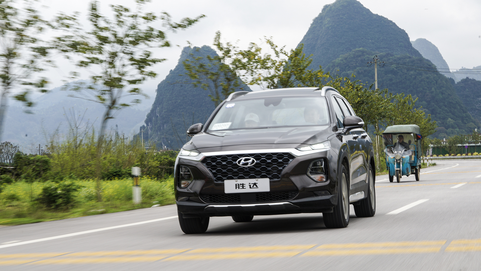这台现代,或许是30万以内最运动的7座SUV