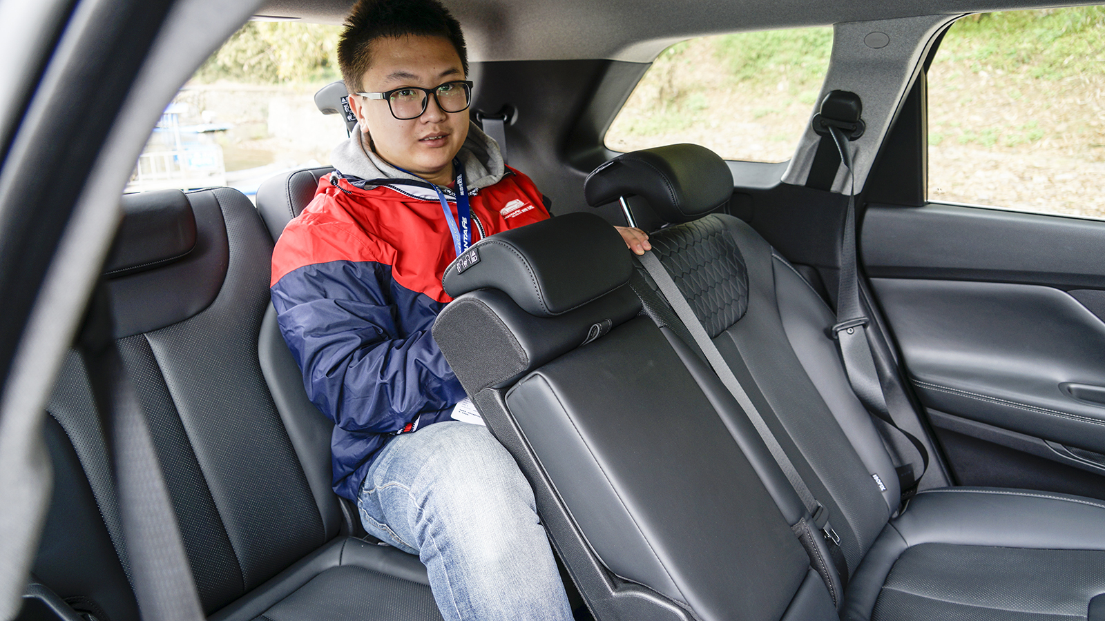 这台现代,或许是30万以内最运动的7座SUV