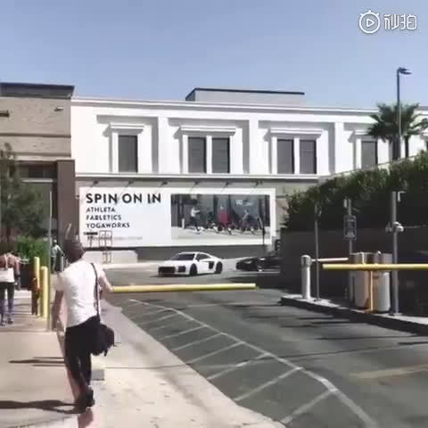 停车场：这是组团来免交停车费的吗？