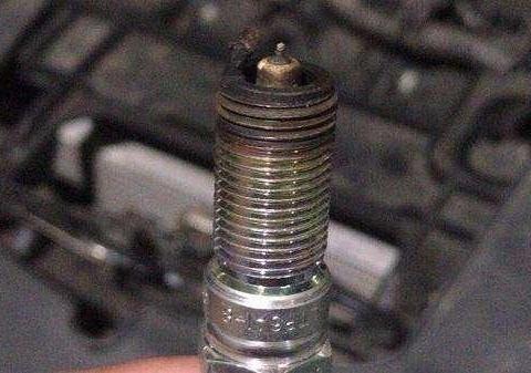 汽车出现这3种情况，说明火花塞该换了，不然就要换发动机了