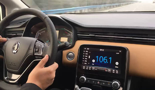 网友@庞大汽贸李建军 评论：欧拉iQ高速路感稳定舒适