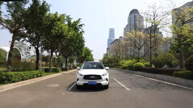 《试车》众多安全配置加持,英菲尼迪QX50无愧最稳健SUV称号