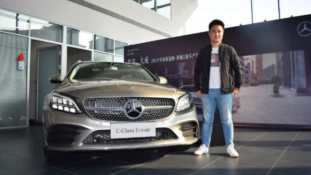 每日实拍车：2019款奔驰 C260 旅行版，内饰更加豪华科技！