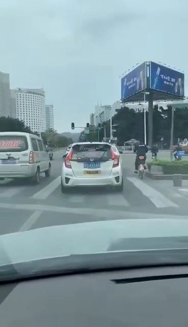 飞度路口甩尾过弯，看到评论区的结果我就放心了