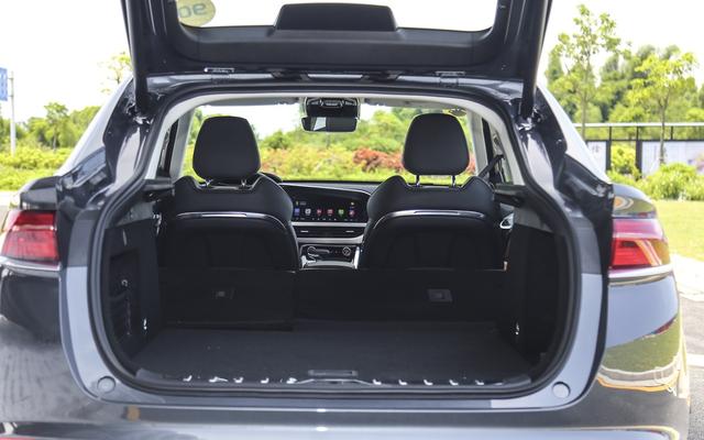 外观"小X4",内饰豪华科技,只卖13.58万,星越为何未能开门红?