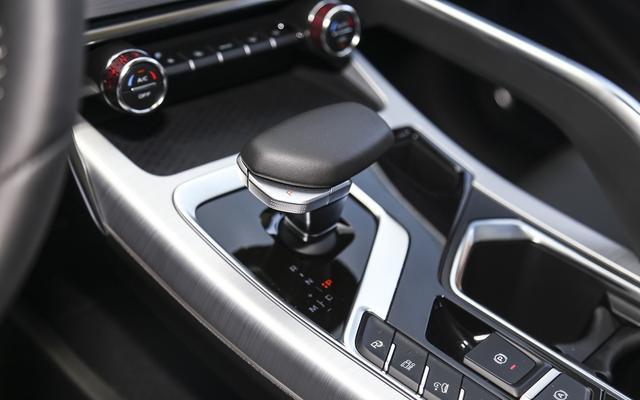 外观"小X4",内饰豪华科技,只卖13.58万,星越为何未能开门红?