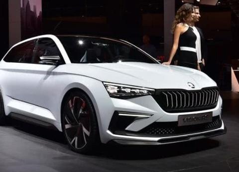 来自捷克的小钢炮，1.5T混动245马力，还是高尔夫继承者