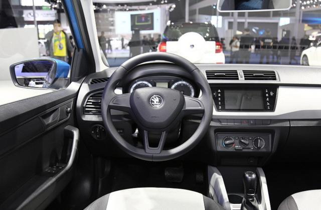 果断放弃国产车,这德系车高速比飞度稳,标配EA211发动机,仅6万