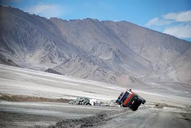 新疆这条公路翻越5000米高山成为“世界之最”！一生一定要去一次