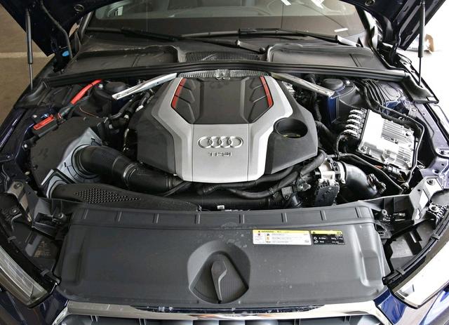 竞争对手AMG C43和宝马340iM ，没它便宜，搭载3.0T V6引擎