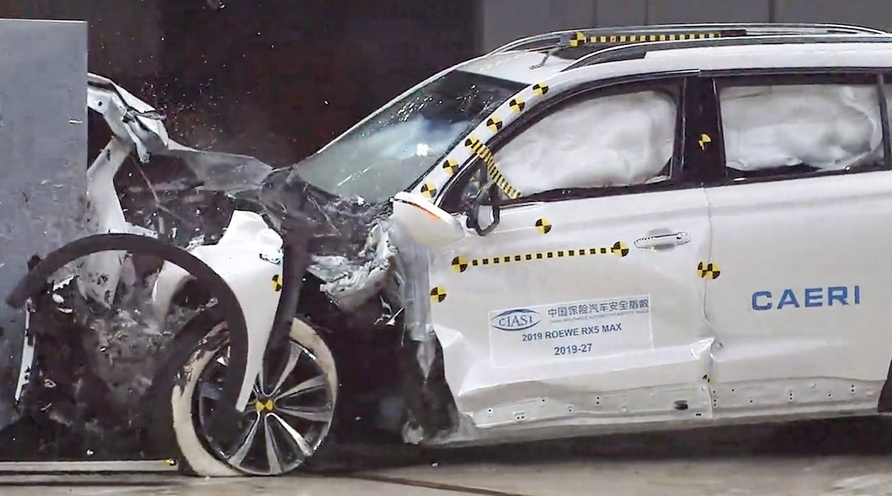 家用SUV怎么选？看完这个对比碰撞测试，就知道了