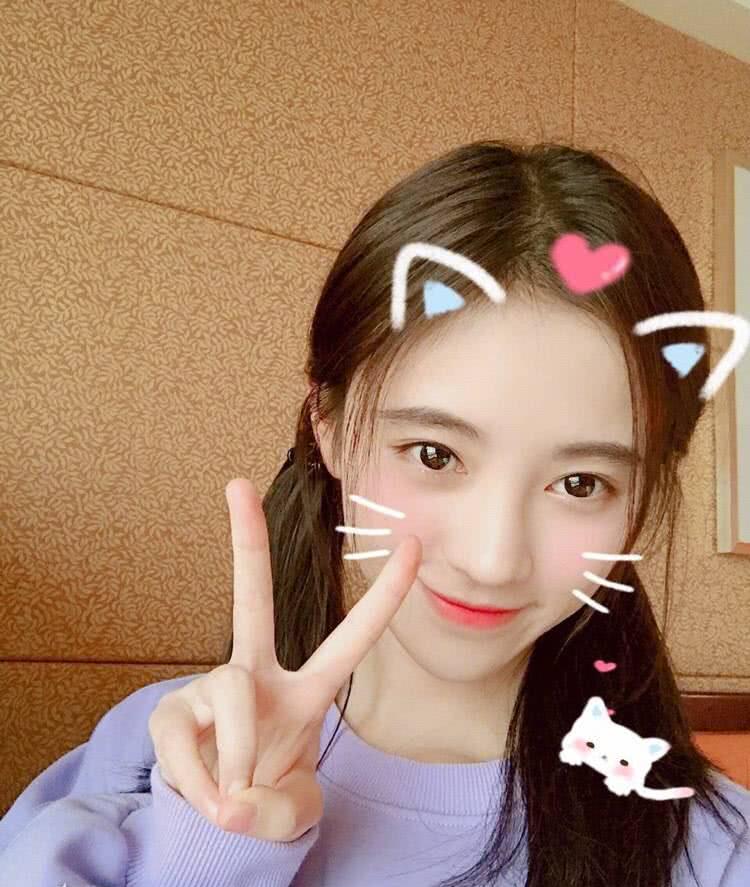 鞠婧祎扎着双马尾简直太美啦,散发着青春的气息,简直青春无敌.