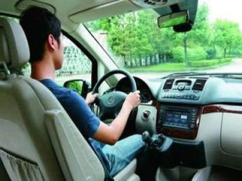 如果你还在这样开车，车子就被糟蹋了！这八种习惯得改，伤车不轻