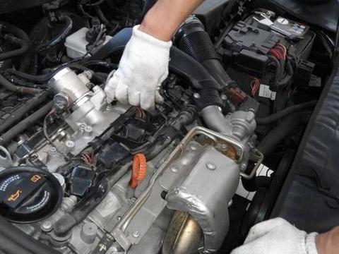 用车常识汽车越开油耗越高，这个零件不换，费油都是轻的