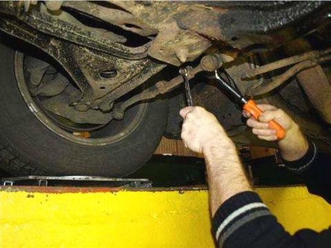 四轮定位那么重要吗?为什么4S店总是让我们做？