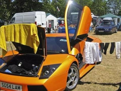 一辆40多万公里的兰博基尼，轮胎就换了336个，养车比买车还贵！