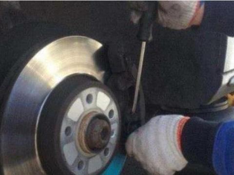 汽车行驶6万公里的时候，这些配件都要更换，不然汽车会提前报废