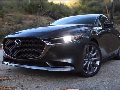 或售14.86-20.23万，全新马自达3到店实拍，充值信仰