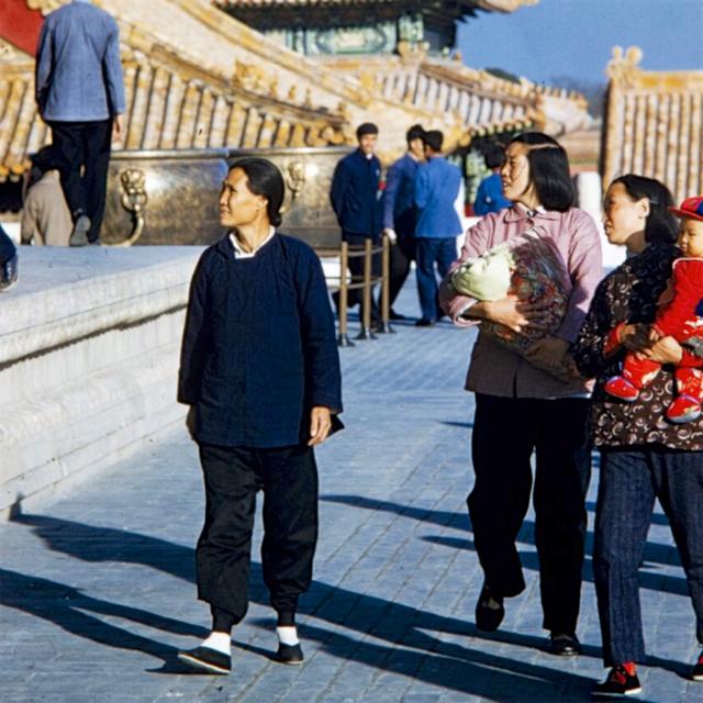 外国摄影师京城街拍，五十年代生活