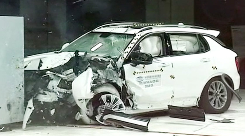 年轻人想买SUV怎么选，领克01和VV5碰撞对比