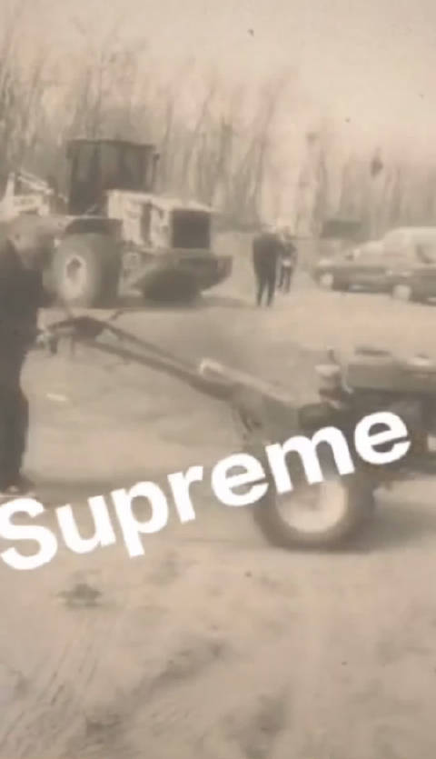 大爷：哼～让你们见识一下真正的跑车！