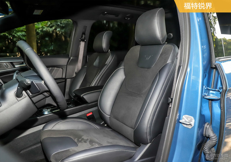 别克昂科旗对比福特锐界:7座合资SUV 要性价比还是质感?