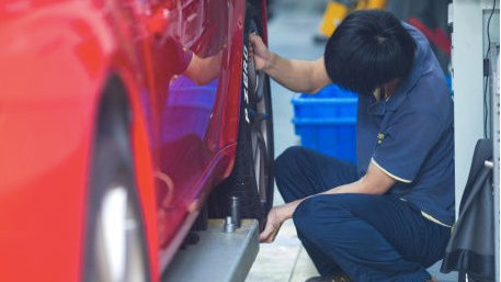 汽车四轮定位多少钱