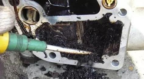 老司机：想要清洗发动机的积碳，这几种方法就行了